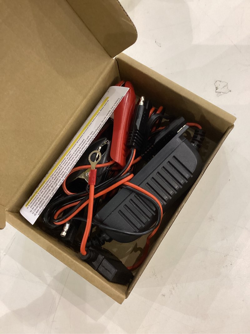 Condition photo showing Good Condition for MOTOPOWER MP00205A 12V 800mA Automatic Battery Charger, Maintainer, Trickle and Desulfator Black