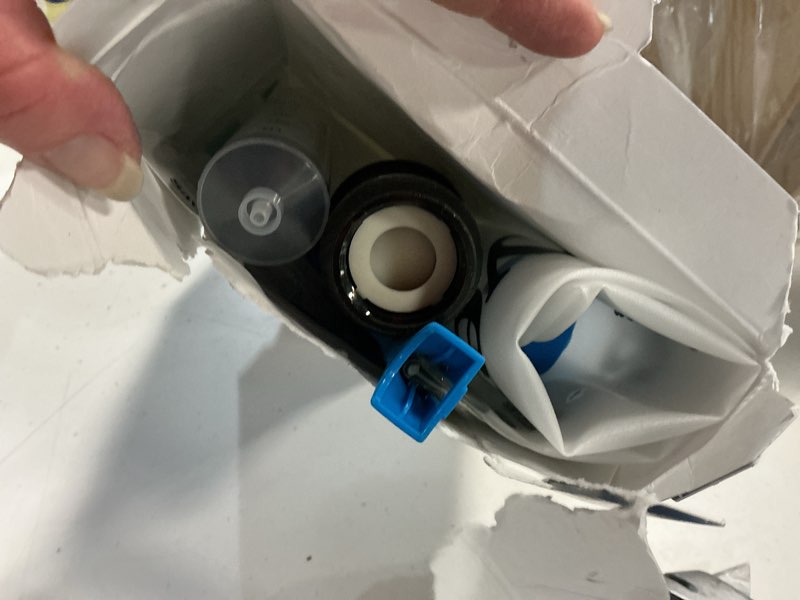 Condition photo showing New/Like New for sawyer squeeze water filtration system 2 l premium bladder, clear squeeze w/ cnoc 2 liter bladder