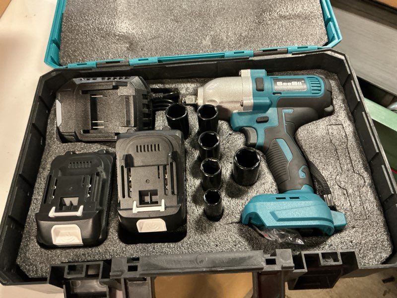 Condition photo showing Good Condition for Seesii Impact Wrench 665 FT-LBS(900N.m) 3300IPM 1/2 Impact Gun High Torque Electric Impact Driver Cordless Impact Wrench with 21V 2x4.0Ah Battery 6 Sockets&Case for Home Car Tire Lug Nut Removal Tool 665Ft-lbs w/ 2x4.0Ah Battery