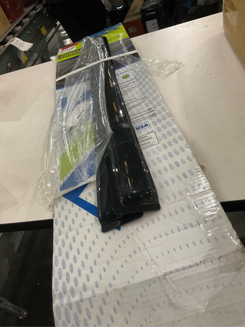 Side window deflectors  
