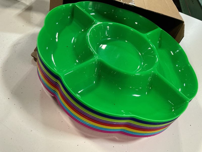 Condition photo showing Good Condition for zopeal 16 pcs 5 sectional plastic serving tray round chip and dip serving dish 10 inch fruit veggie platter appetizer plate with dividers for party snack candy dish platter (multicolor)