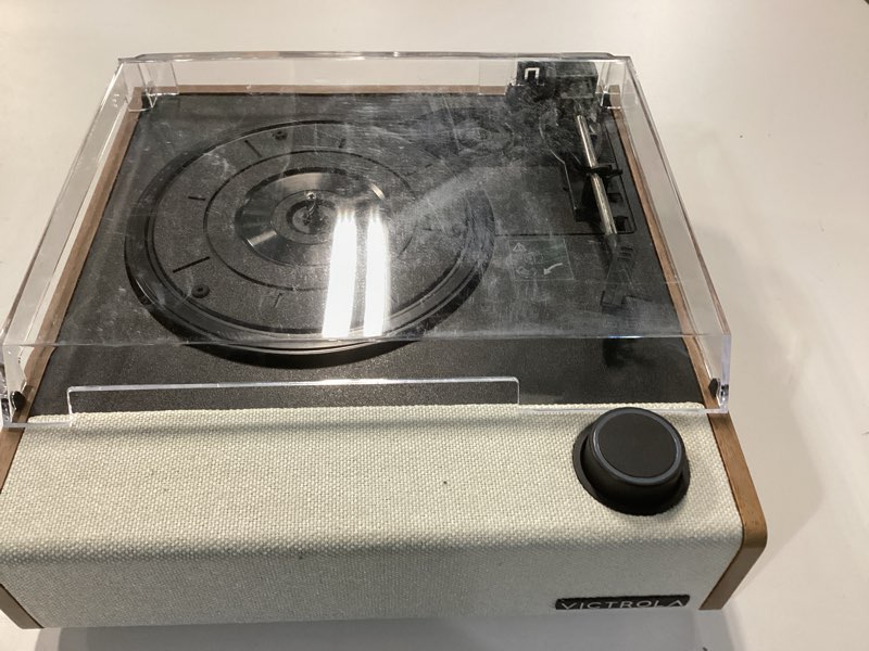 Condition photo showing Good Condition for Victrola Eastwood II Record Player with Speakers – Bluetooth 5.1 and Vinyl Stream Technology, Vintage Style 3-Speed Vinyl Player, Audio Technica AT-3600LA Cartridge (Oak) Oak Eastwood II