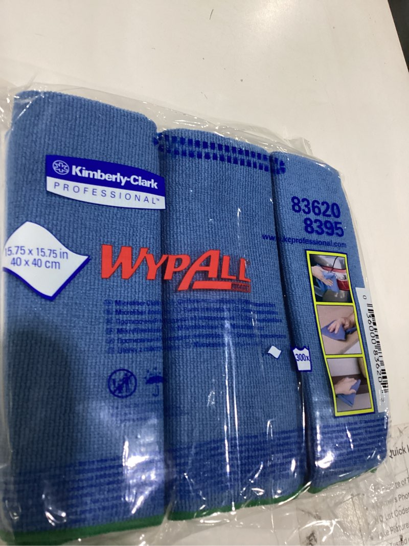 Condition photo showing Good Condition for wypall brand vehicle cloths 6 included