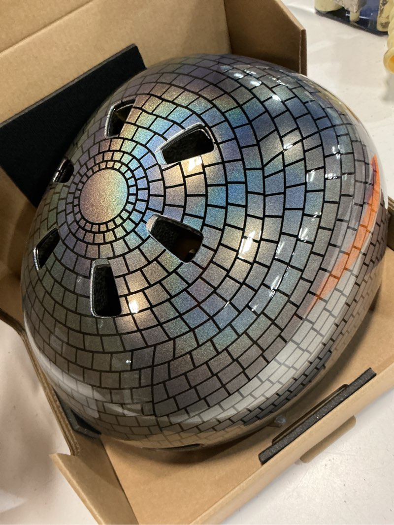 Condition photo showing Good Condition for nutcase helmet stayin  alive w/mips (street)