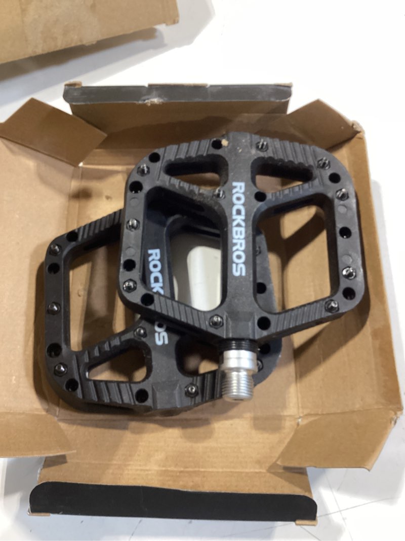 Condition photo showing Good Condition for rockbros mountain bike pedals nylon composite bearing 9/16" mtb bicycle pedals with wide flat platform black