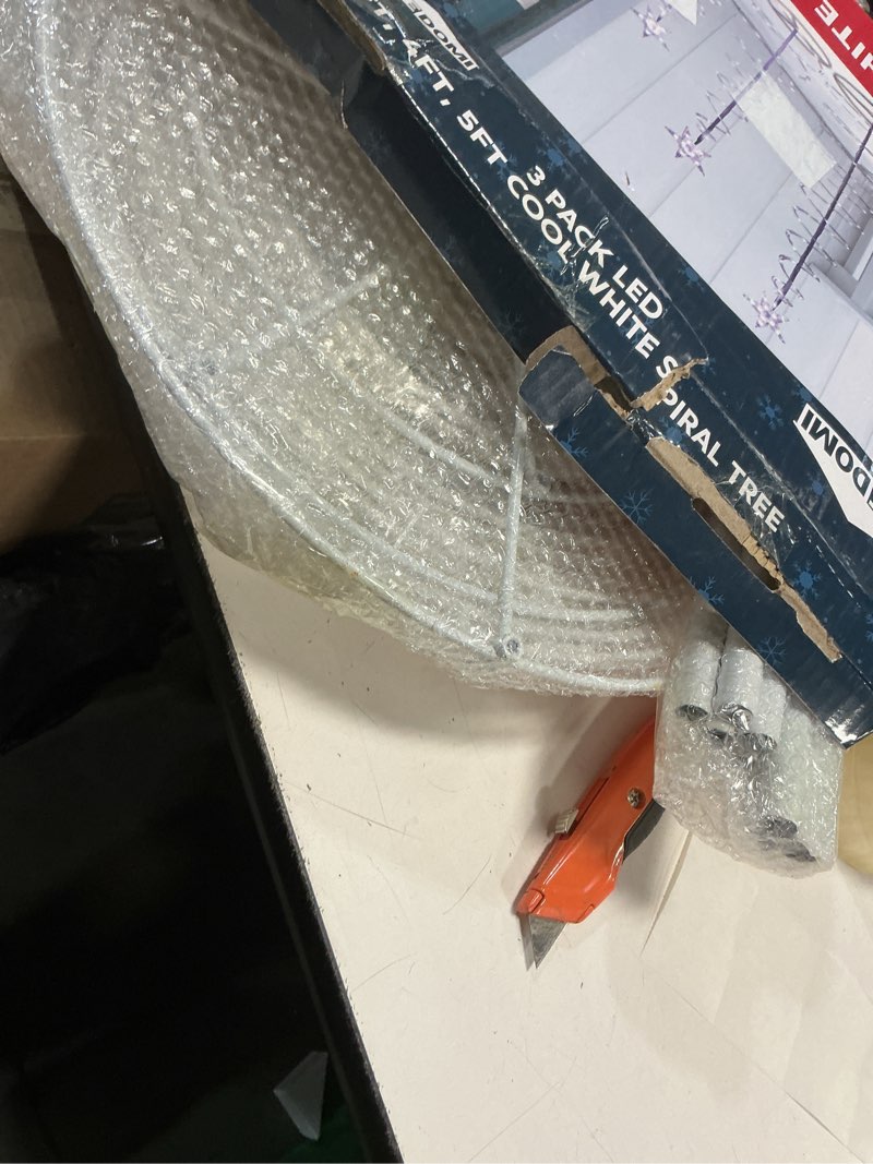 Condition photo showing Good Condition for JOIEDOMI 3 Packs Christmas Spiral Tree Yard Light 218 Pre-Lit LED Cool White Lights with Metal Stakes for Indoor Outdoor Garden Holiday Decoration, Christmas Event, Christmas Eve Night Décor