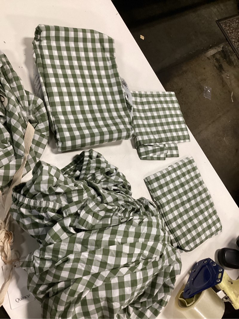 Condition photo showing Good Condition for organic crisp percale gingham sheet set, full/queen, oli