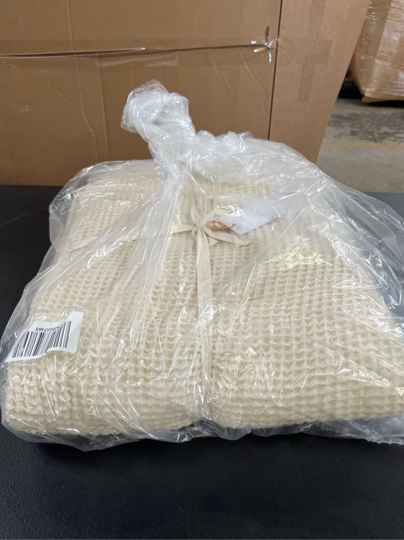 Condition photo showing Good Condition for organic waffle bed blanket, full/queen, undyed