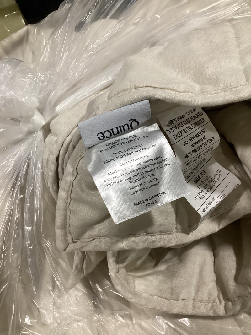 Condition photo showing Good Condition for linen box quilt quince off white 