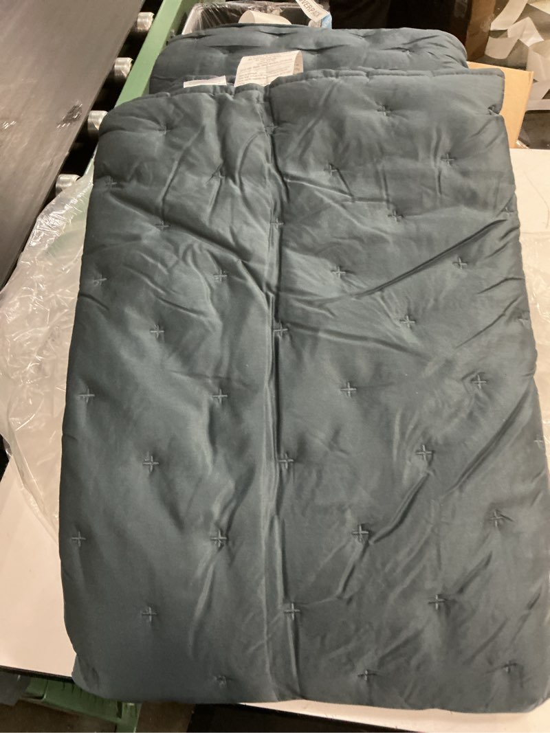 Condition photo showing As Is for quince bamboo dream quilt color charcoal size 274*234 cm