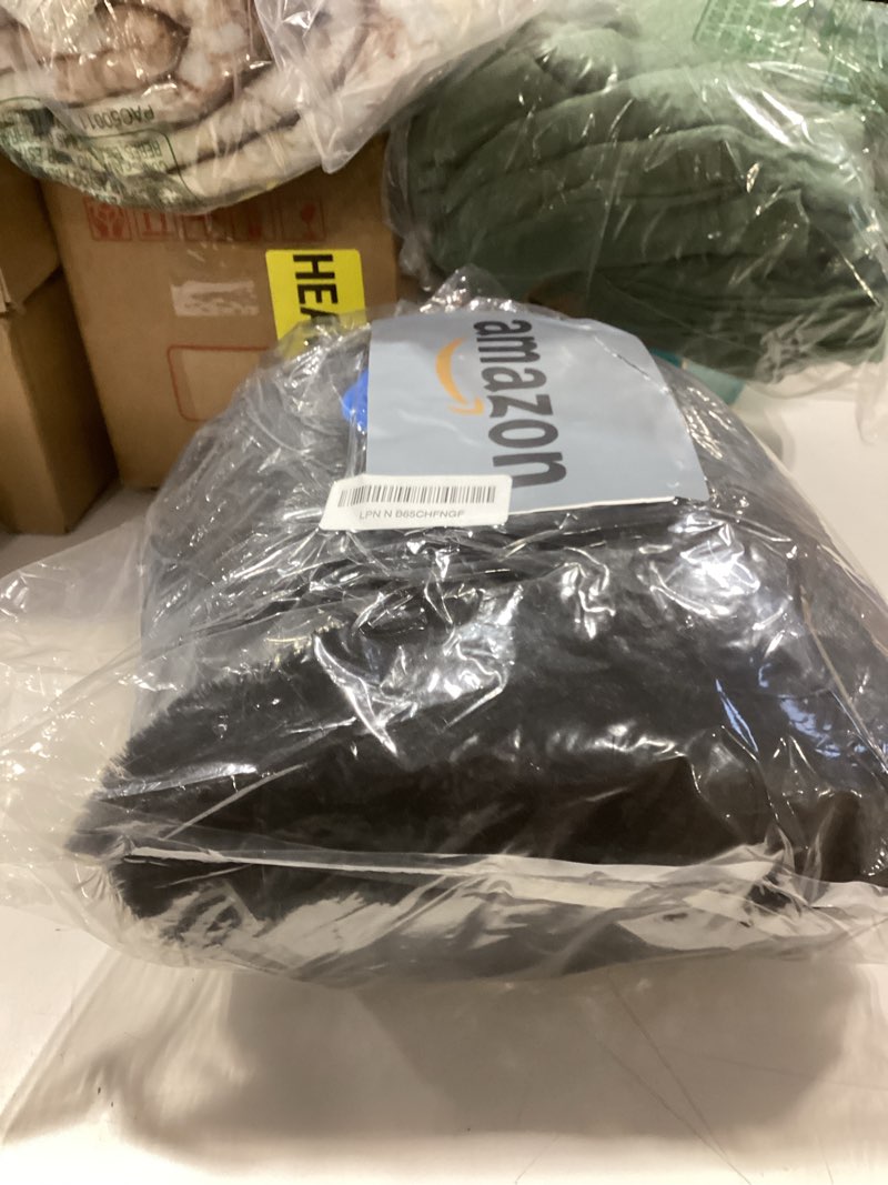 Condition photo showing Good Condition for bean bag sofa cover (black, 6ft(d153*h65cm) only cover) 6ft(d153*h65cm) only cover black