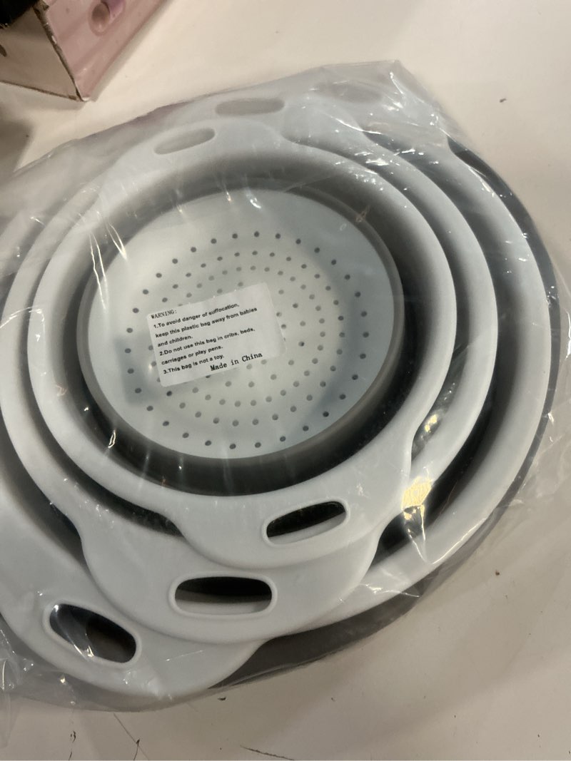 Condition photo showing New/Like New for Collapsible Colander Set with Oversized Draining Tray | 3-Pack Foldable Kitchen Strainers + Base | Space Saving for Pasta, Veggies, Fruit & Rice | 5 Colors (Gray-White)