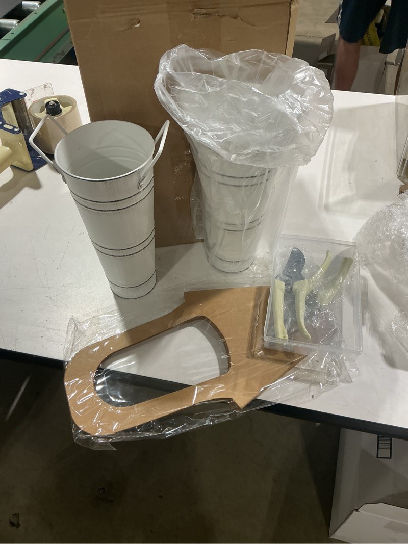 Condition photo showing Good Condition for leifide flower bar buckets set kit bloom bar supplies include wood sign gift bags iron bucket garden flower shears for wedding bridal shower graduation birthday table centerpieces(39 pcs,white) white 39