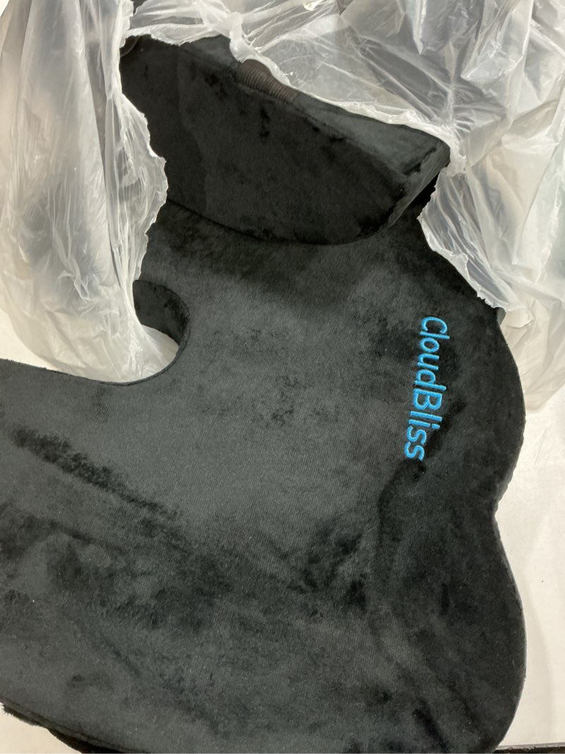 Condition photo showing Good Condition for cloudbliss lumbar support pillow & seat cushion set