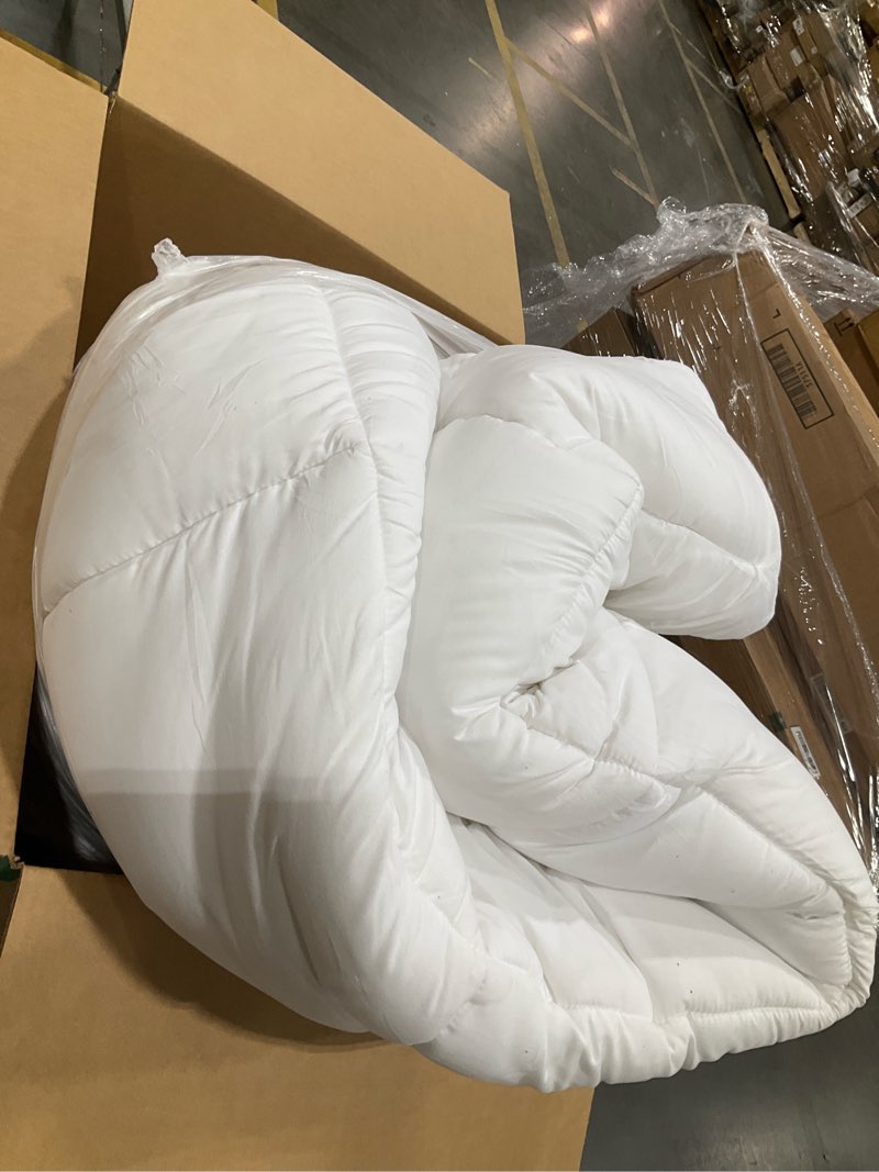 Condition photo showing Good Condition for truly soft green solid white full/queen 3 piece comforter set, solid color themed, oeko-tex certified confidence full/queen white