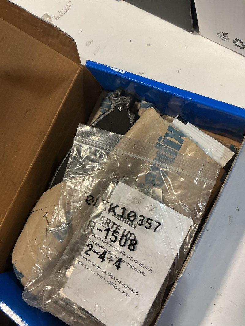Condition photo showing Good Condition for bendix priority1 cfc1508 ceramic front brake pads for select ford explorer 2019-2011, flex 2019-2009, taurus 2019-2010, lincoln mks 2012-2009, mkt 2019-2010 (325mm front and solid rear rotors models)