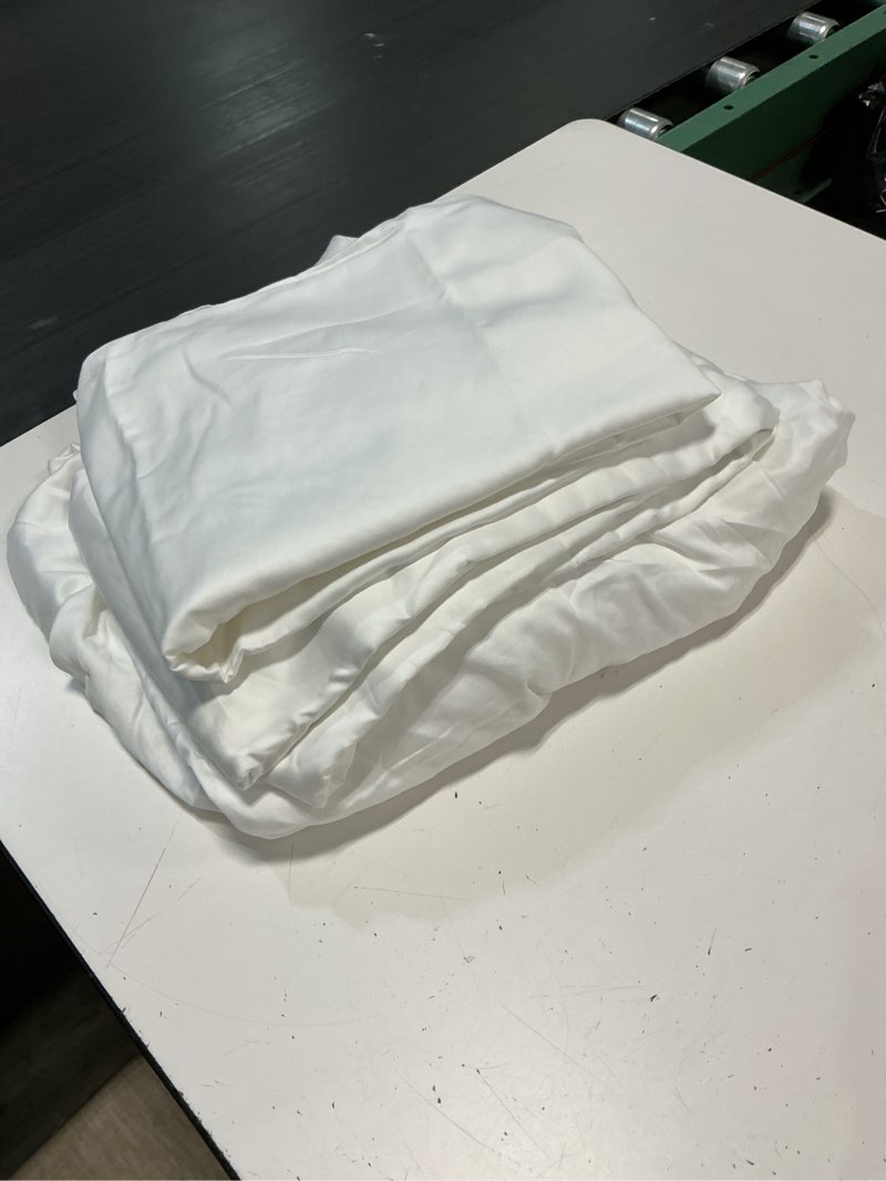 Condition photo showing Good Condition for quince bamboo sheet set 4 pieces white/king/