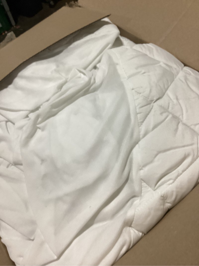 Condition photo showing As Is for serta power clean triple action quilted soft waterproof mattress pad protector, moisture wicking protection with 15" deep pocket, queen, white white queen