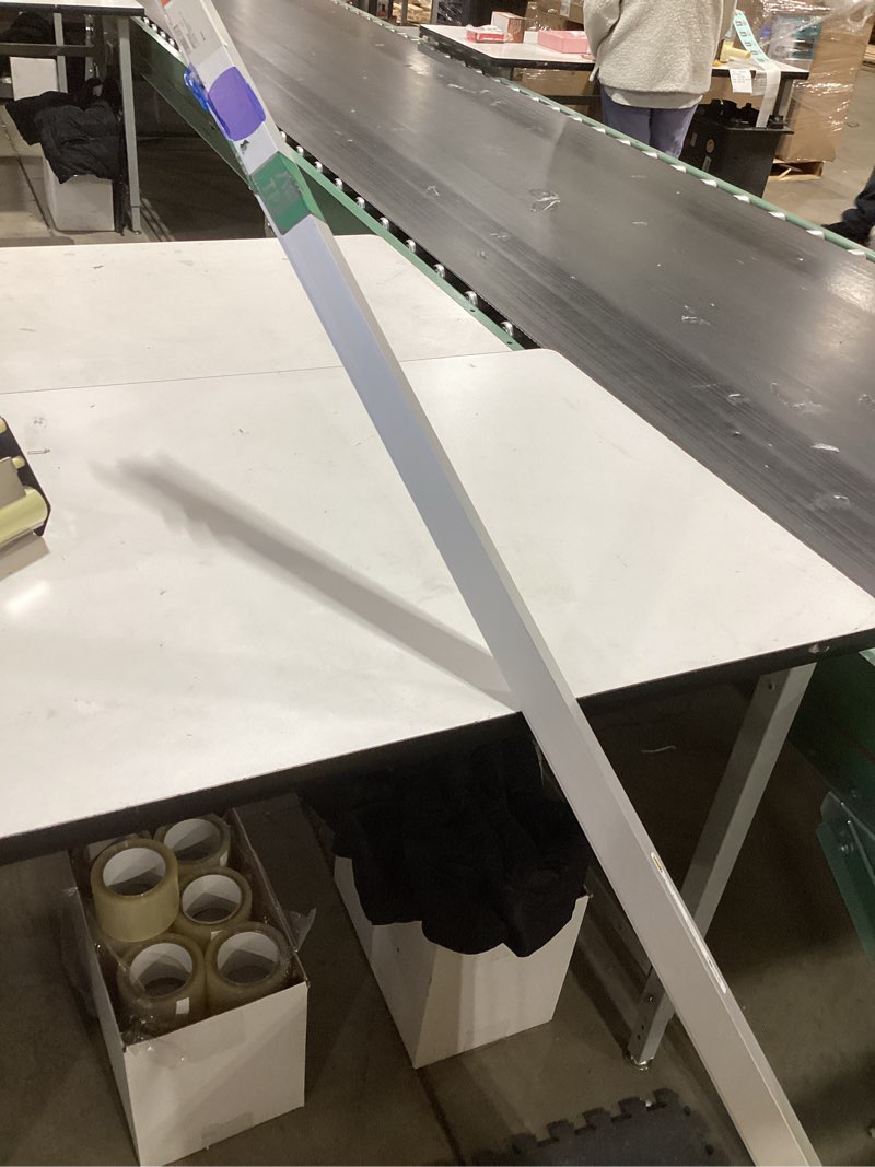 Condition photo showing Good Condition for 2 M-D Building Products 62182 1-1/2 in. x 1-1/2 in. x 1/8 in. x 96 in. Anodized Aluminum Angle Shape Anodized 1-1/2 in x 1/8 in x 96 in