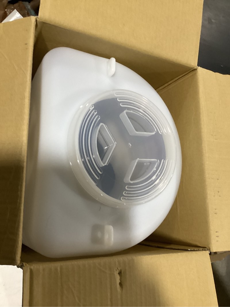 Condition photo showing Good Condition for solo inc. solo 421 20-pound capacity portable chest-mount spreader with comfortable cross-shoulder strap - 421s, white, 20lb