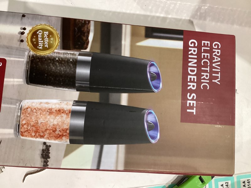 Condition photo showing Good Condition for CIRCLE JOY Gravity Electric Salt and Pepper Grinder Set Automatic Salt and Pepper Grinder Set with LED Light, Battery Operated, Adjustable Coarseness, Large Capacity, for Home Kitchen BBQ Battery/Black Set