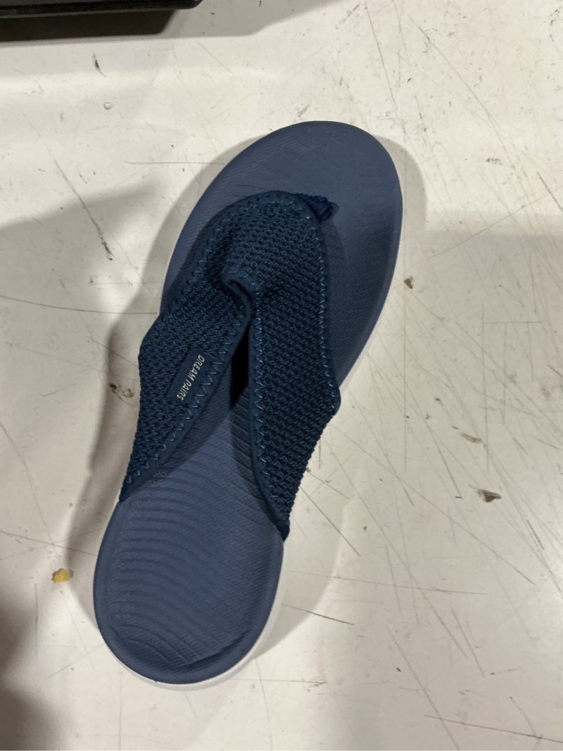 Condition photo showing As Is for dream pairs women's arch support soft cushion flip flops thong sandals 5.5 navy