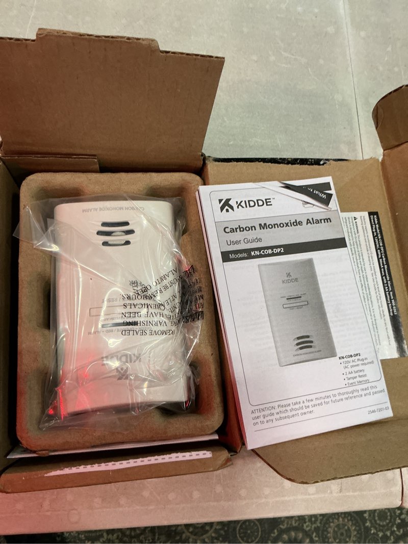 Condition photo showing Good Condition for kidde carbon monoxide + explosive gas, natural gas & propane alarm, plug-in with 9v battery backup, digital display, 85 db alarm, led status indicators, 3rd edition