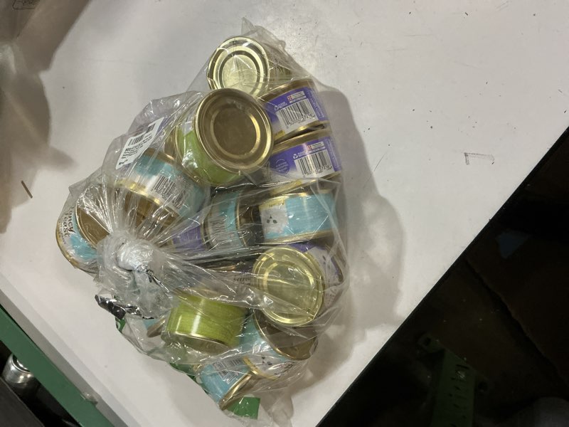 Condition photo showing New/Like New for ( BB/JAN/2028) Purina Fancy Feast Grilled Wet Cat Food Seafood Collection in Wet Cat Food Variety Pack - (Pack of 24) 3 oz. Cans