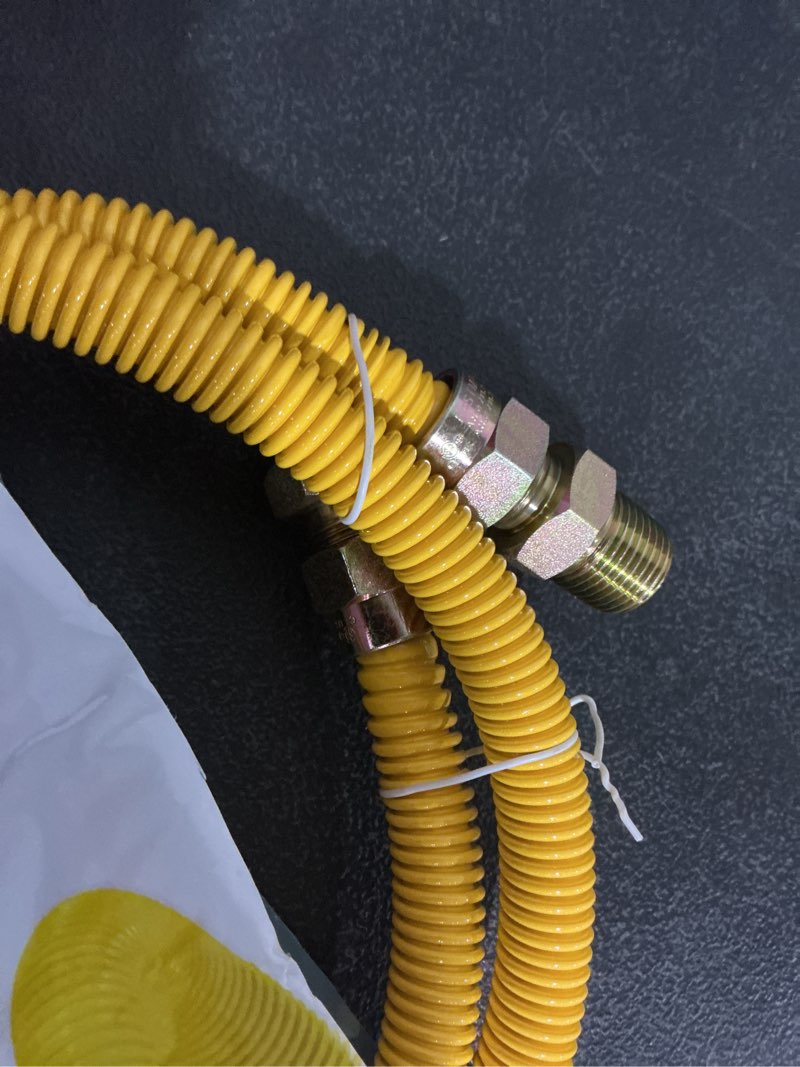 Condition photo showing Good Condition for eastman 60-in 1/2-in mip inlet x 1/2-in mip outlet stainless steel gas connector