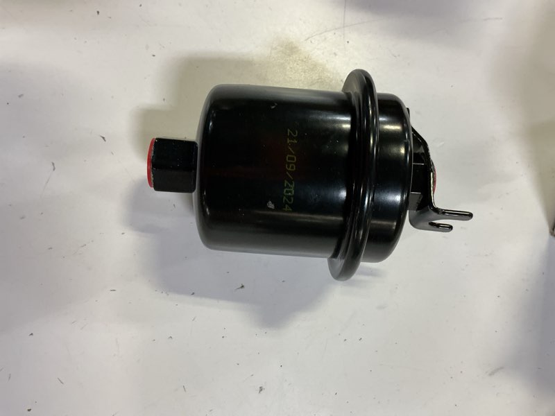 Condition photo showing Good Condition for k&n gasoline fuel filter: high performance fuel filter, premium engine protection, compatible with 1988-2004 honda/acura fuel injected gasoline engines, pf-1200