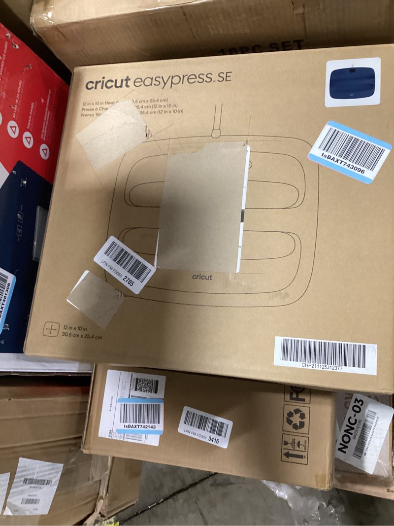 Condition photo showing Good Condition for cricut easypress® se – 12 in x 10 in heat press - heat transfer machine for t-shirts, sweatshirts, blankets, pillows, & more - easy to use - blue 12x10 heat press (new), blue