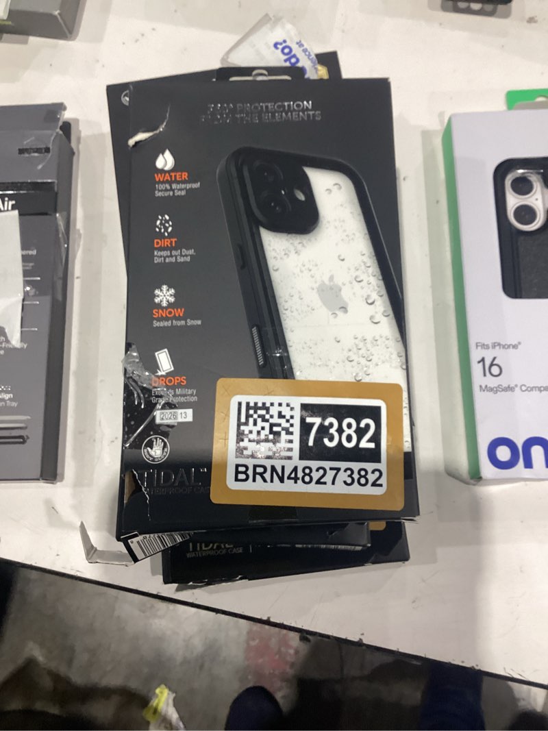 Condition photo showing Good Condition for body glove tidal waterproof phone case for iphone 17 - black/clear