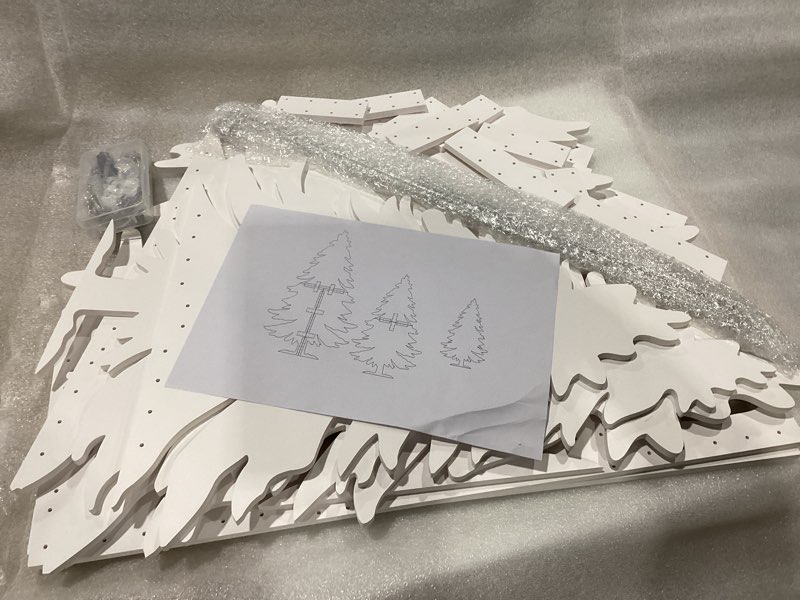 Condition photo showing New/Like New for 3-Piece Christmas Tree Silhouette Set 47 Inch Christmas Tree Yard Decoration Outdoor Weather-Resistant PVC Xmas Outside Decor for Lawn Garden Pathway Display with 6 Ground Stakes