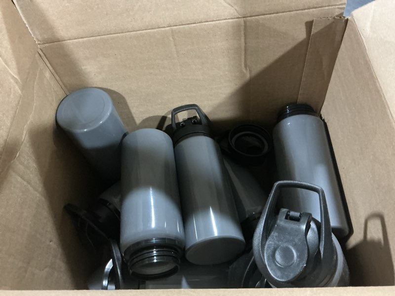 Condition photo showing Good Condition for CHENGU Water Bottle Bulk 20 oz Aluminum Reusable Bottles Lightweight Snap Lid Water Cups Easy Carry Leak Proof Travel Tumbler for Gym Sports Camping Hiking Fishing Gray 10