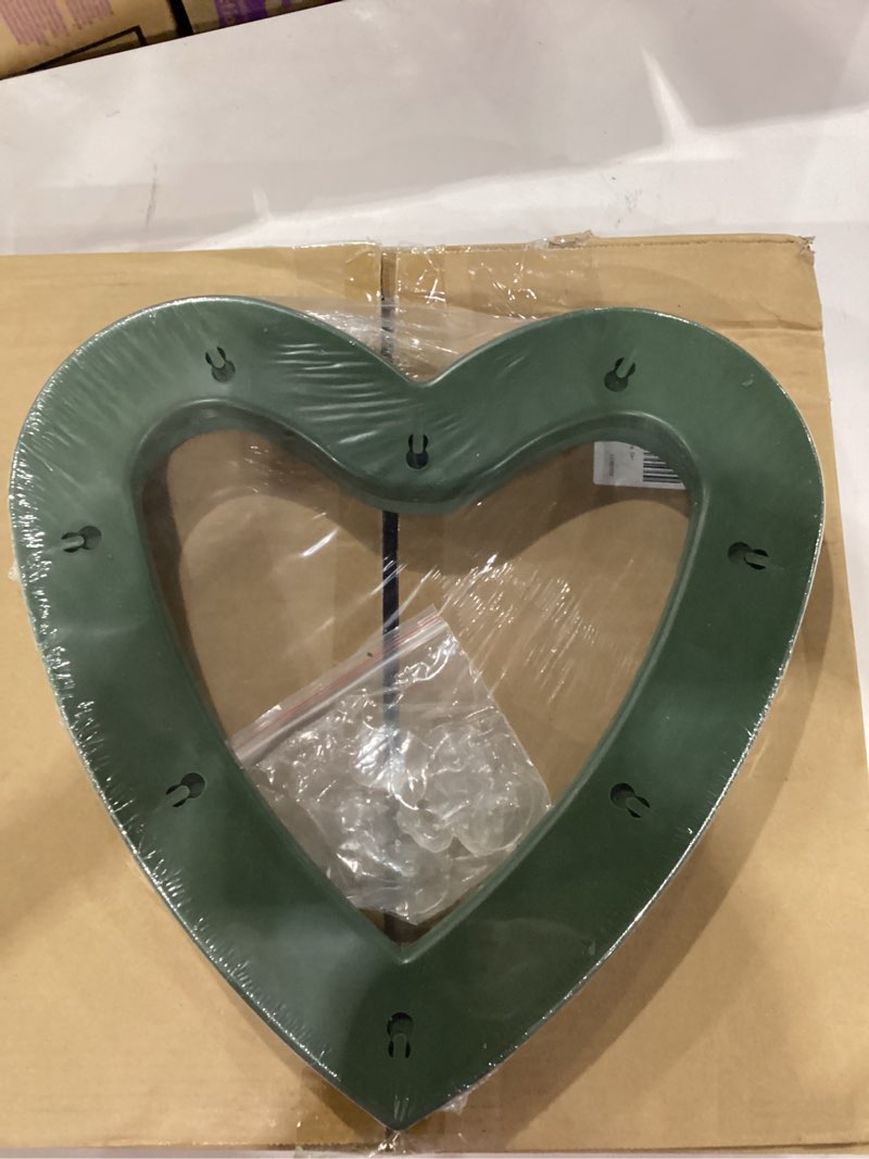 Condition photo showing New/Like New for yarnow car floral arrangement foam with stand and suction cup, heart shaped floral foam for wedding valentine's day decorations