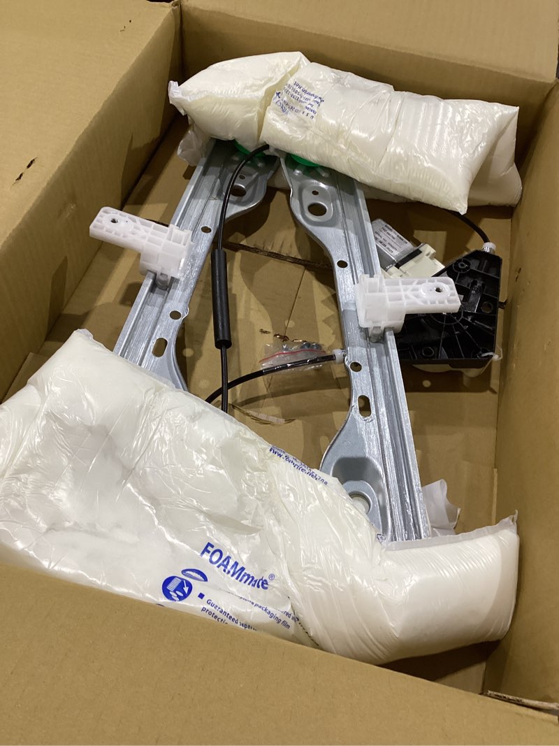Condition photo showing Good Condition for RAREELECTRICAL New Window Regulator with Motor Compatible with Jeep Cherokee 2014 2015 2016 2017 2018 2019 by Part Numbers Ch1351193 660735 762405-29592-3 68227230Aa