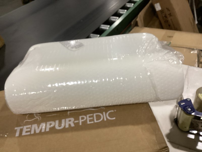 Condition photo showing New/Like New for tempur-pedic tempur-ergo neck pillow, medium profile, white