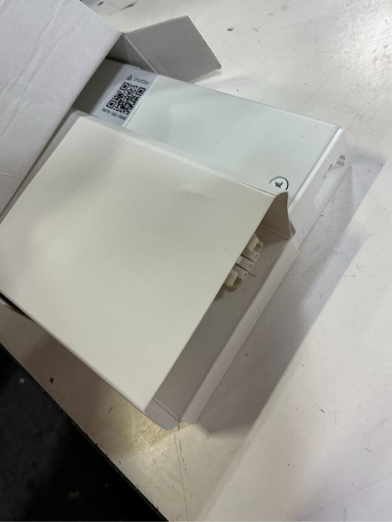 Condition photo showing New/Like New for ge 12" undercabinet light fixture
