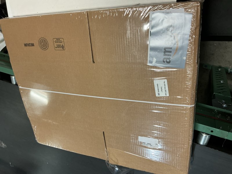 Condition photo showing New/Like New for Amazon Basics Cardboard Shipping and Packing Moving Boxes, 10 Pack, Medium, Brown, 18" x 14" x 12" Medium 10-Pack