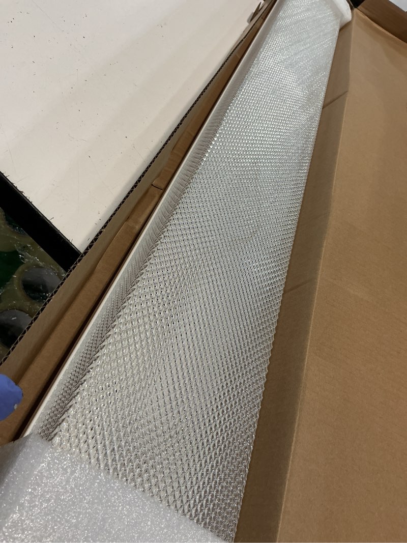 Condition photo showing Good Condition for utilitech 3800-lumen led wraparound light