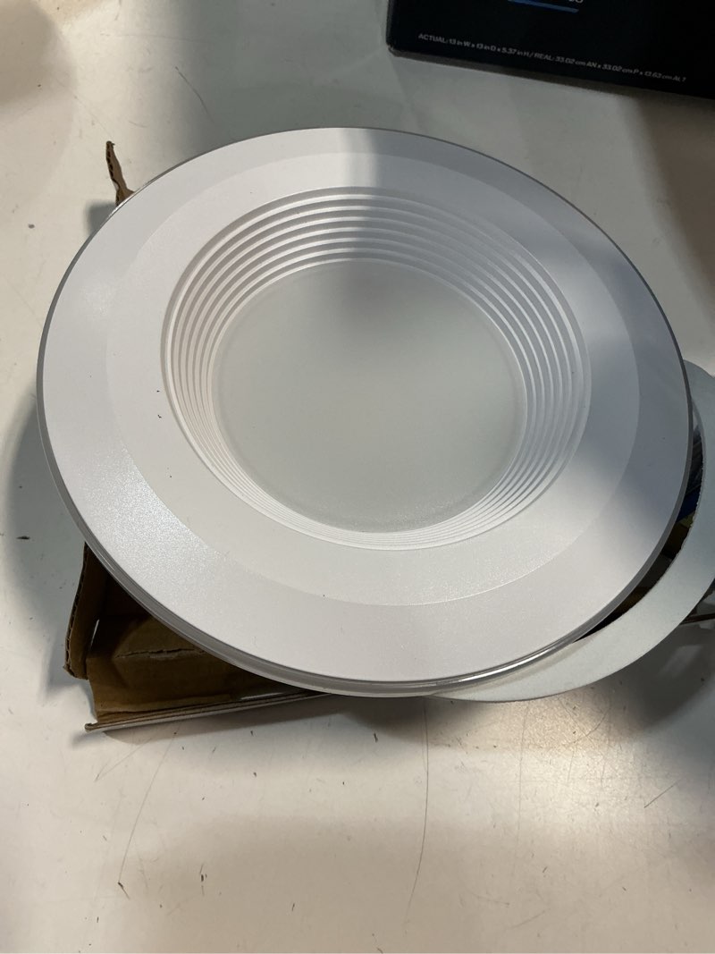 Condition photo showing Good Condition for Utilitech Night Glow White 6-in 650 -Lumens Switchable Round Dimmable LED Damp rated