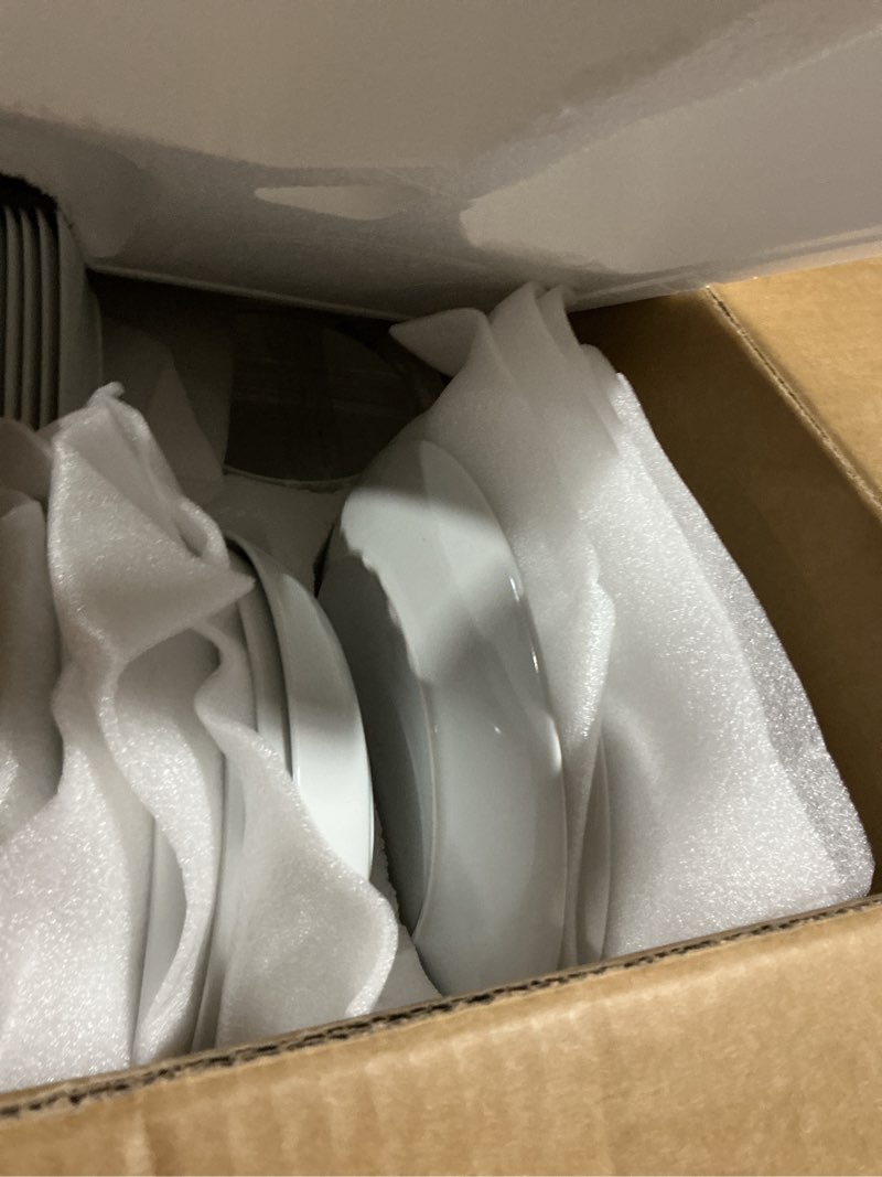 Condition photo showing Good Condition for MALACASA 24-Piece Gourmet Porcelain Dinnerware Sets, Modern White Round Dish Set for 6 - Premium Serving Plates and Bowls Sets for Dessert, Salad, Soup, Pasta - Series AMELIA AMELIA White 24 Piece (Service for 6)