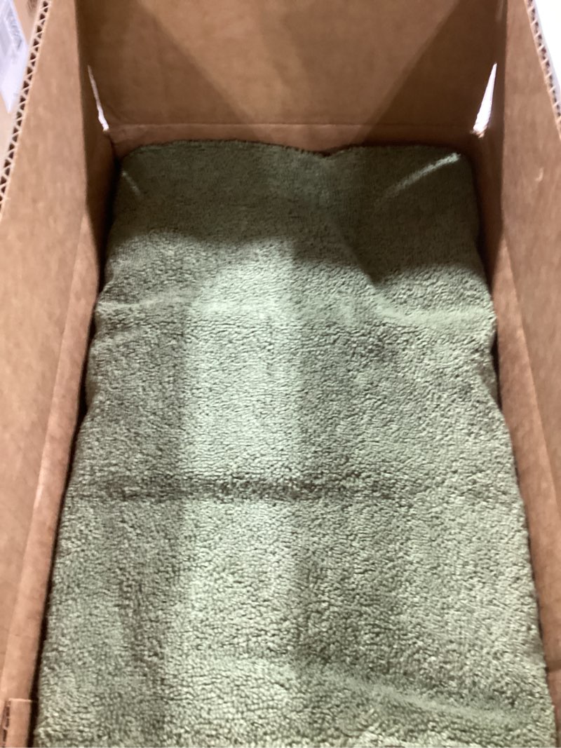 Condition photo showing Good Condition for white classic luxury 4-piece large bathroom towel set - 700 gsm cotton ultra soft towels 27x54 | high absorbency & quick dry | hotel plush dark green towels 12: forest green