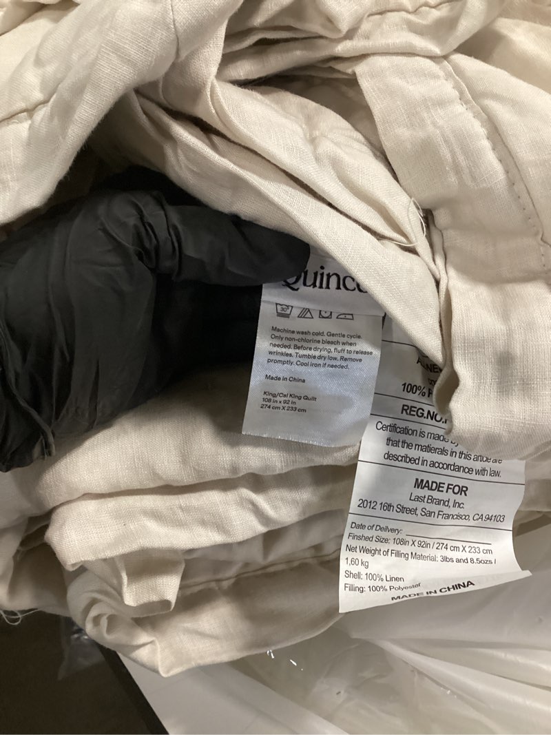 Condition photo showing New/Like New for european linen dream quilt set, king/cal king, sand
