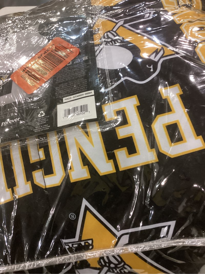 Condition photo showing New/Like New for FOCO Pittsburgh Penguins NHL Team Color Bed in a Bag Comforter Bedding 5 Piece Set - Full