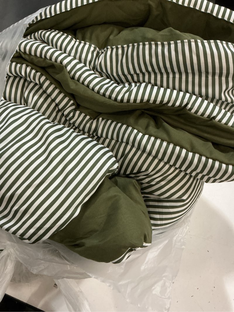 Condition photo showing As Is for mixinni Striped Comforter Set Queen Size - Green White Stripes Pattern Bed Set for All Season, 3 Pieces Lightweight Bedding Comforter Sets for All Seasons (1 Soft Fluffy Comforter + 2 Pillowcases) Queen B#01 - White&green Striped