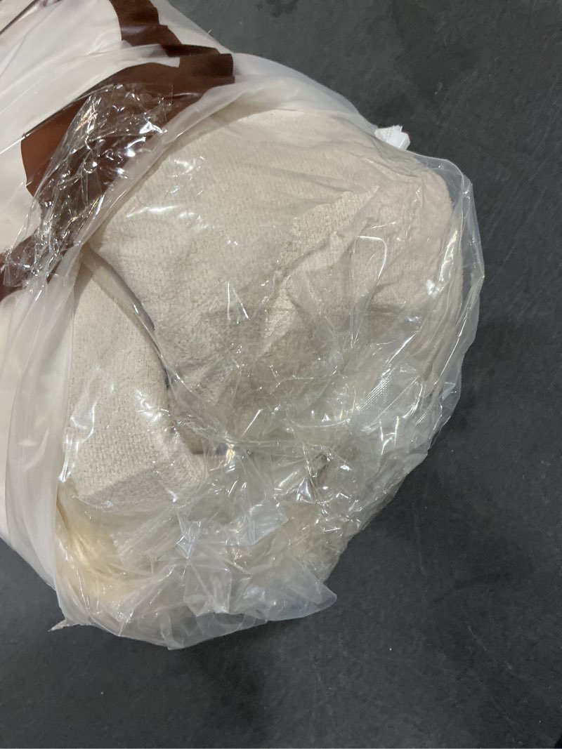 Condition photo showing Good Condition for MIULEE Luxury Super Soft Fluffy Area Rug Faux Fur Sheepskin Rug Decorative Plush Shaggy Carpet for Bedside Sofa Floor Nursery 2 x 6 Feet, Beige 2' x 6' (Sheepskin) Beige