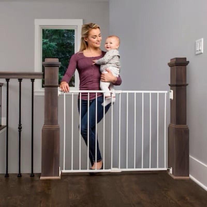 regalo child safety gate 40.5-in x 28.75-in hardware mounted white metal safety gate