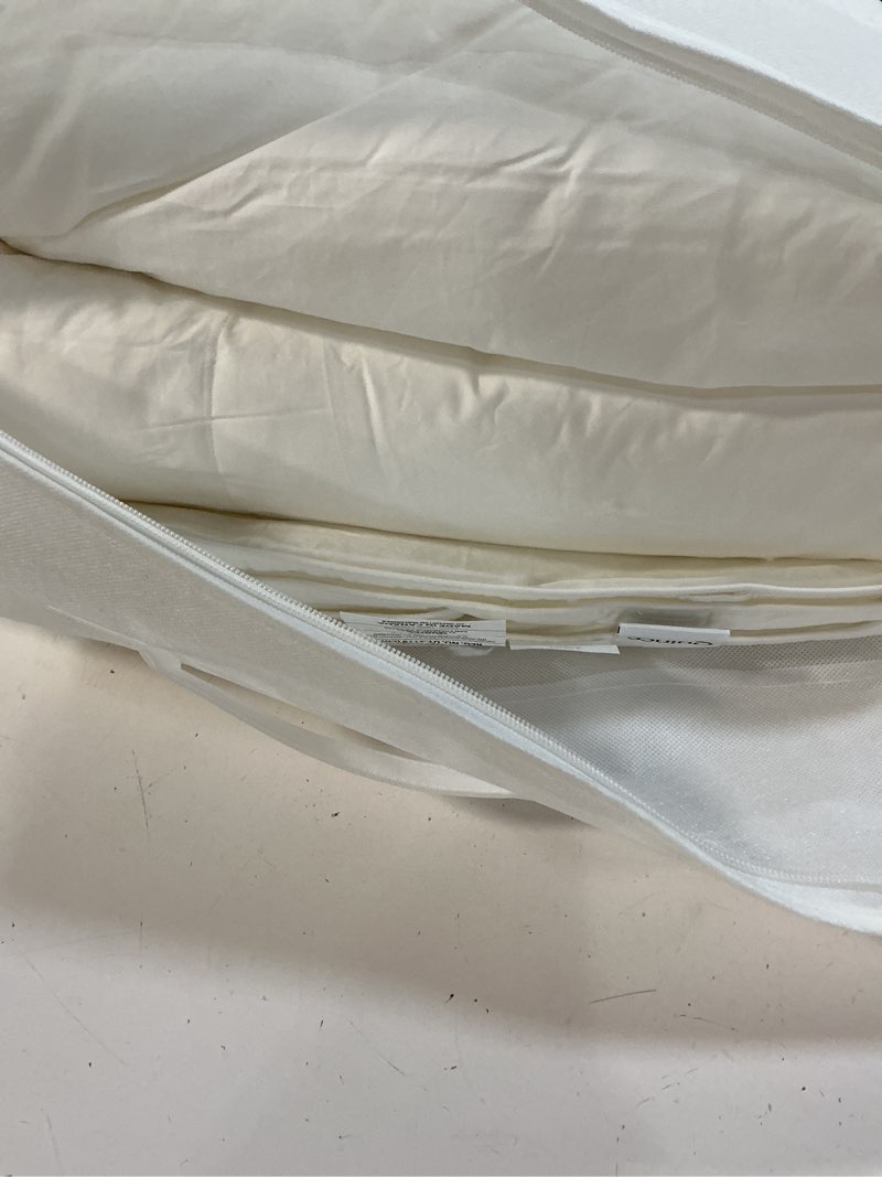 Condition photo showing Good Condition for premium down alternative duvet insert, twin, white