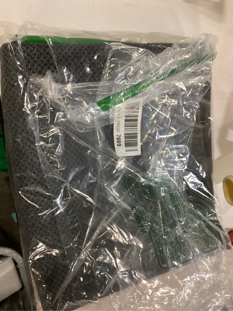 Condition photo showing Good Condition for Color&Geometry Ultra Thin Indoor Door Mat Non Slip Rubber Backed Dirt Trapper 24"x36"(Rolled-up NO Creases), Rugs for Entryway, Front Door Mat Indoor Washable Low-Profile Entry Mat, Grey 2' x 3' (Rectangular) Grey